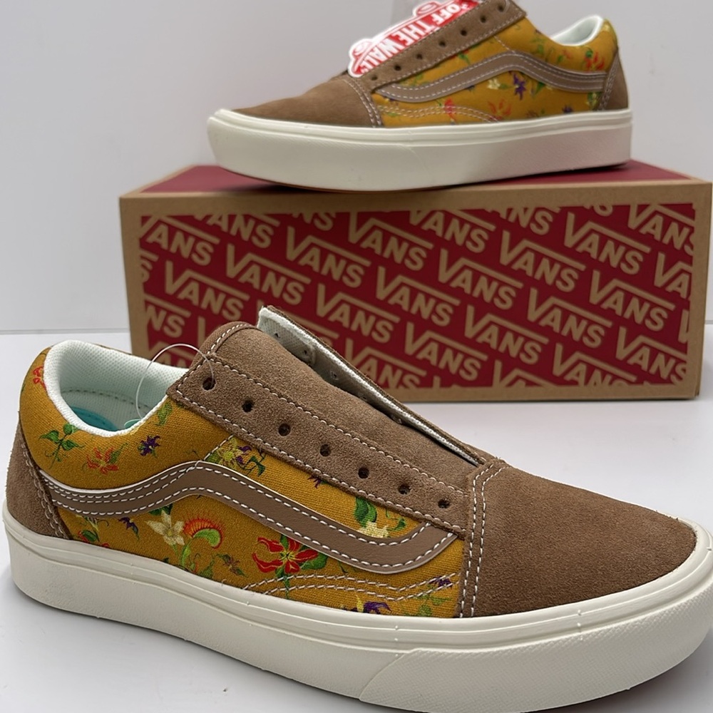 Vans WMNS Floral Tan Sneakers Comfycush Old
Fatal Floral Golden Brow
VN0A5DYC1M7 - Picture 15 of 16